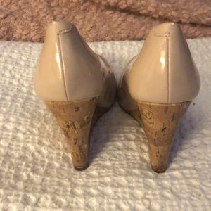 Jessica Simpson beige wedge heels